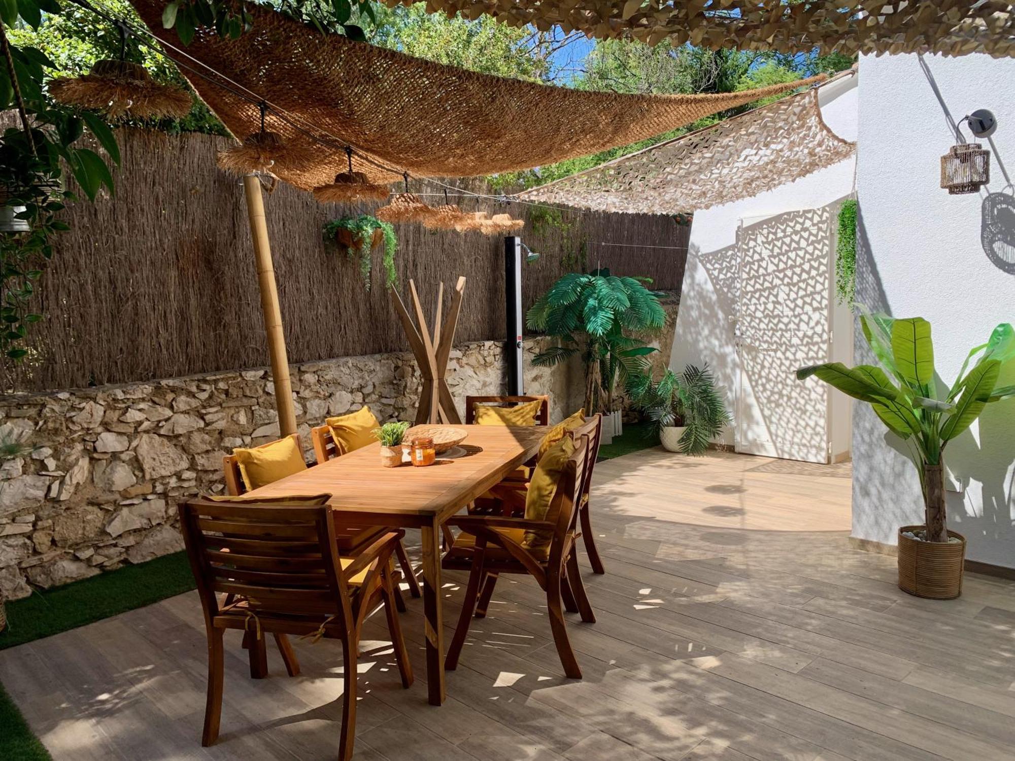Maisonnette Avec Terrasse Et Jardin-Parking Prive-9Mn Des Plages A Pied La Ciotat Luaran gambar